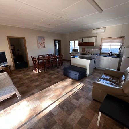 Kickback Cottages Lakes Entrance Bagian luar foto